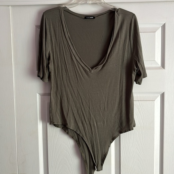 Drop the Basic Olive Green Bodysuit Size 1X Fashion Nova - Picture 5 of 6